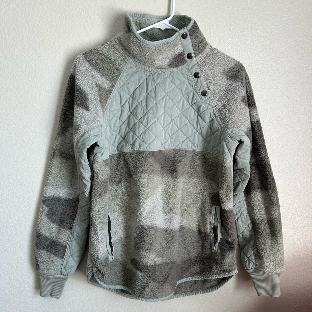 Abercrombie and Fitch camo quarter buttoned up hoodie size Small